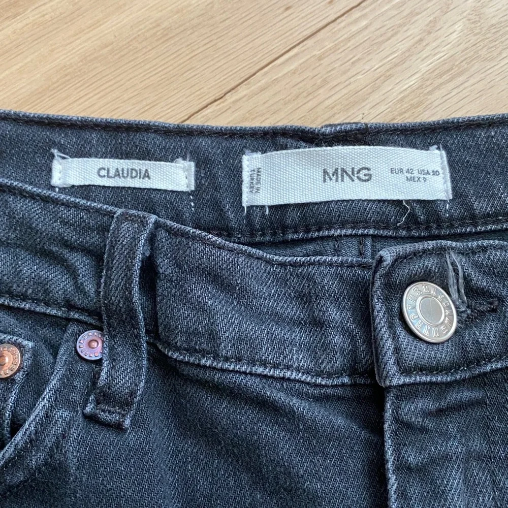 Mango Claudia Jeans - Slim + Cropped - Black Denim - Picture 2 of 6